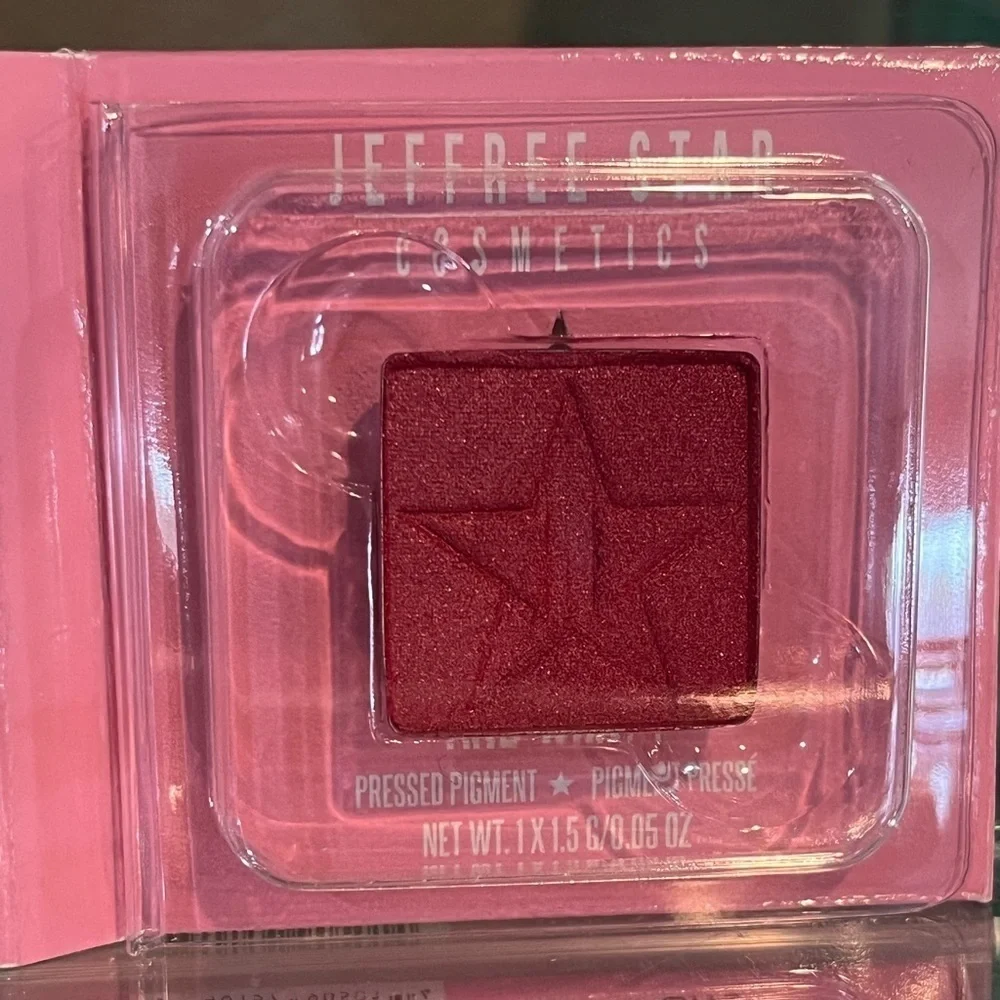 Jeffree Star Eyeshadow, single color, color is called And What?, new!